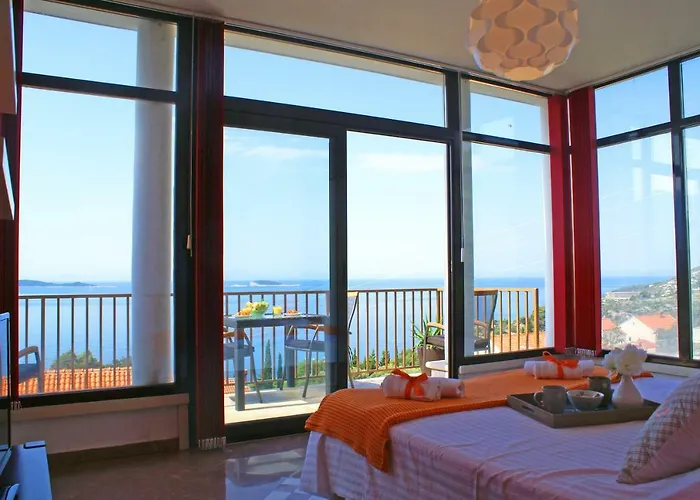 Apartments La Perla
