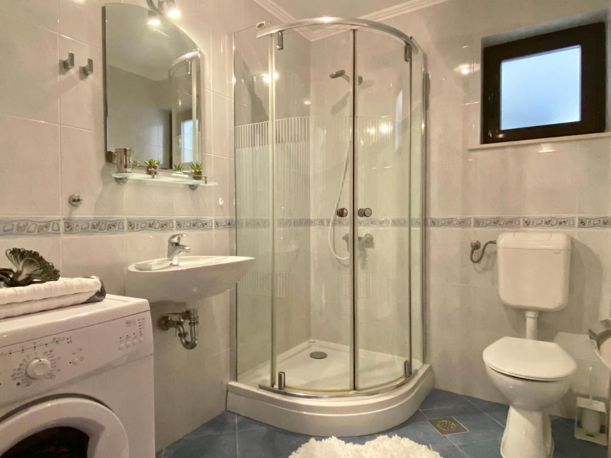 La Perla Apartment *